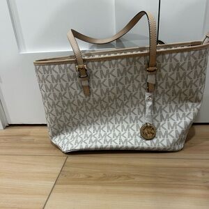 Michael Kors Bag Never Used